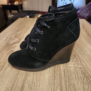 Tesori Black Wedge Marissa Booties Size 6.5